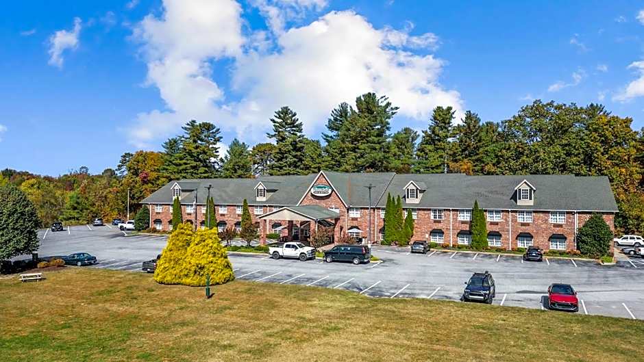 Mountain Inn & Suites Flat Rock