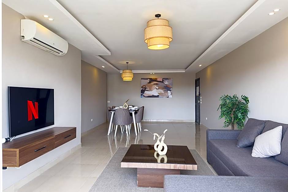 Flattering 2BDR - 5 min to Airport