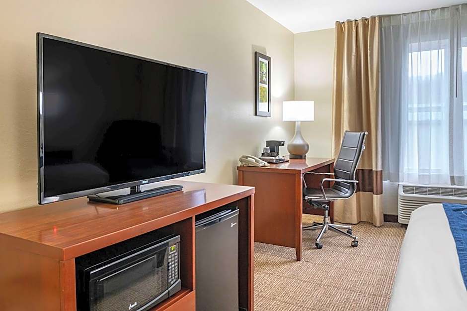 Comfort Inn & Suites Northern Kentucky