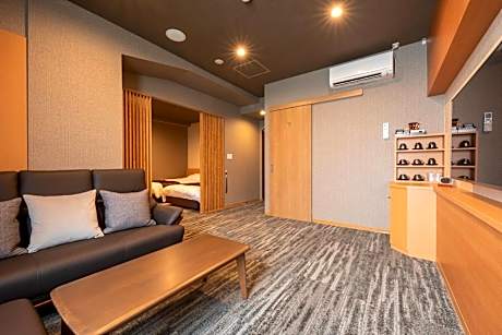 Quadruple Room with Mountain View - Non-Smoking