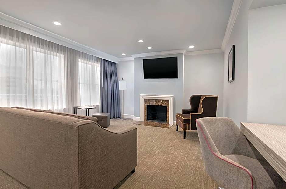 Hampton Inn By Hilton And Suites Stamford