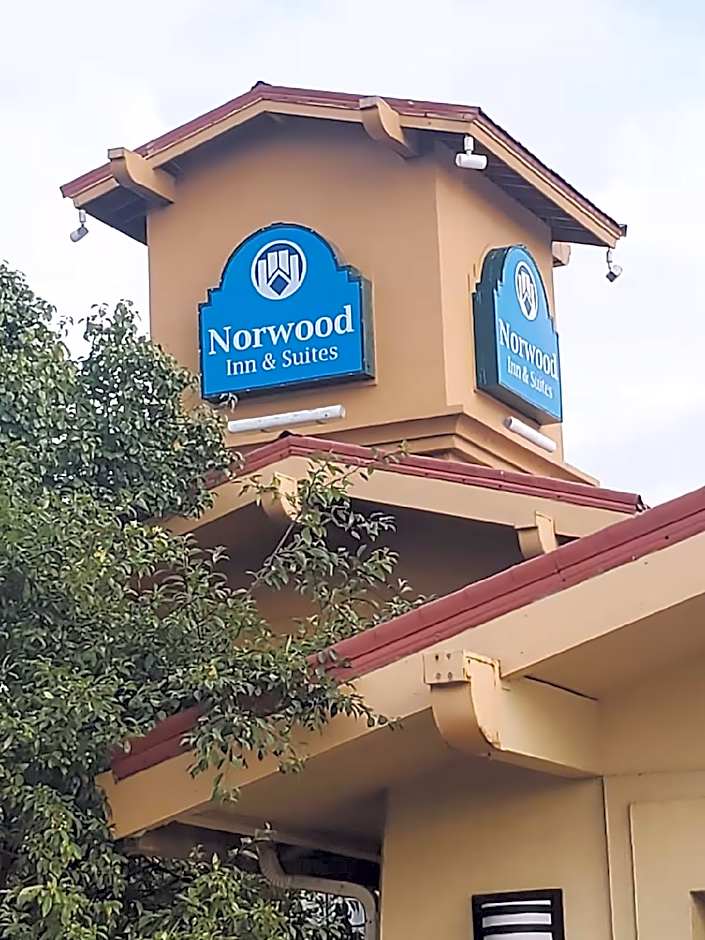 Norwood inn & suits