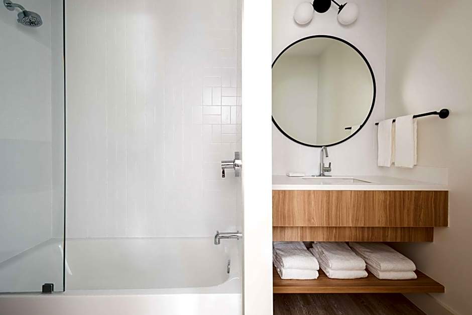 Hampton by Hilton Grand Cayman Seven Mile Beach