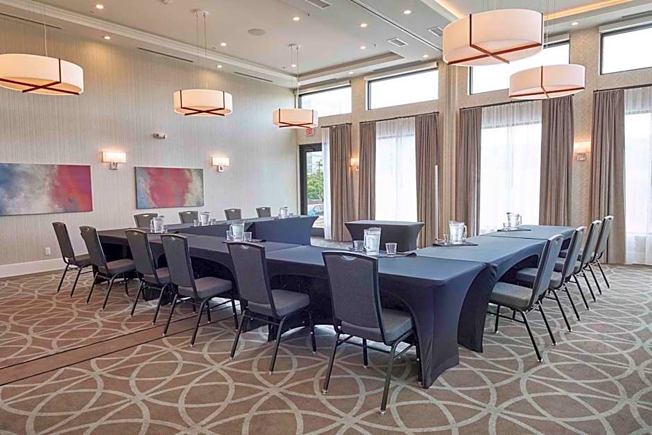 Sandman Signature Plano-Frisco Hotel