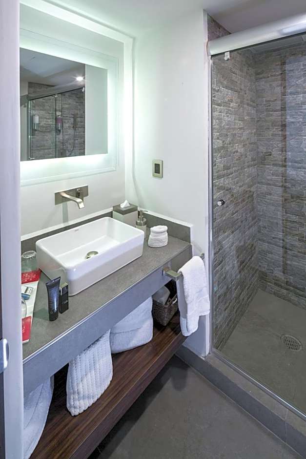 FlowSuites WTC