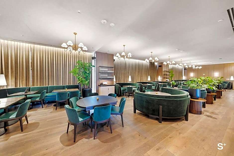 Gale Residence in Downtown Miami