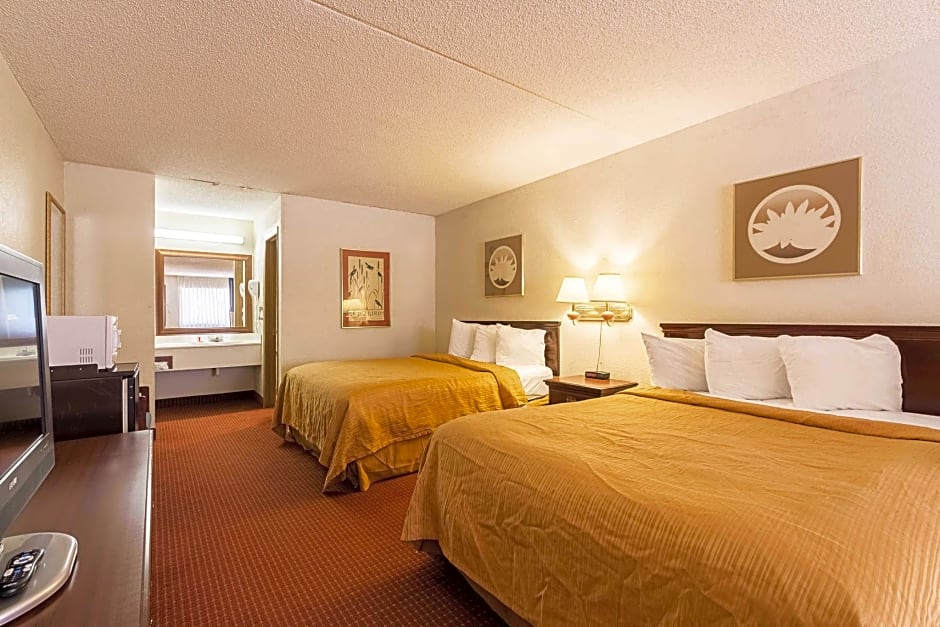 Econo Lodge Inn & Suites Bentonville - Rodgers