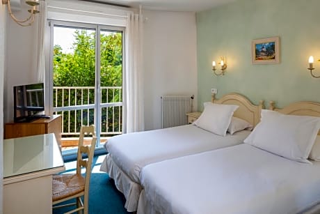 Twin Room with Shower