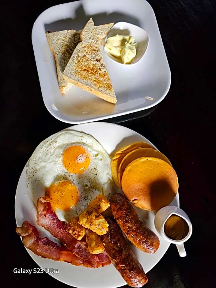 Central Guesthouse Chiang Rai - Bread & Breakfast