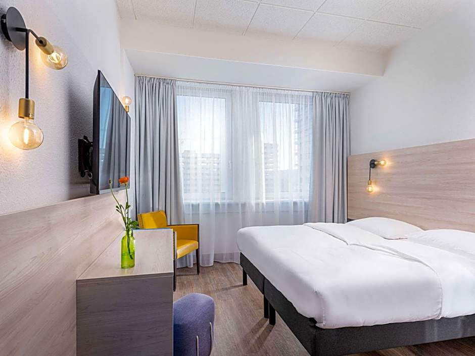 greet Berlin Alexanderplatz