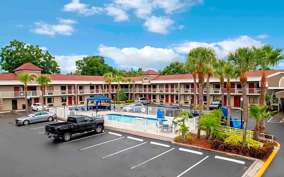 Hotel South Tampa & Suites