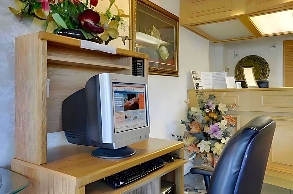 Days Inn by Wyndham Gilroy