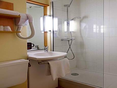 Standard Twin Room with Shower