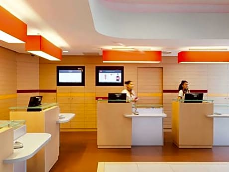 Ibis Paris La Defense Centre - Guest Reservations