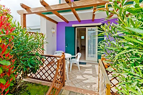 Deluxe Double or Twin Room with Pool Access