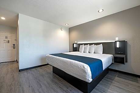 King Room - Non-Smoking