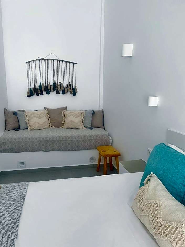 Kirki Rooms by the sea