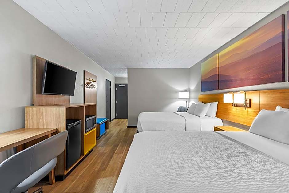 Days Inn by Wyndham Liberty