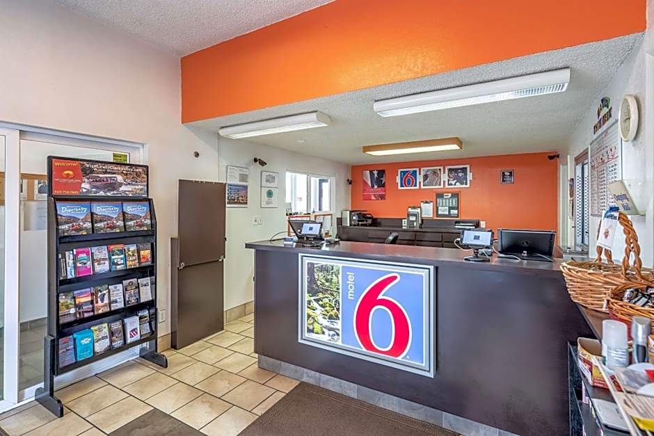 Motel 6 Clarkston WA
