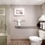 Best Western Plus Commerce Hotel
