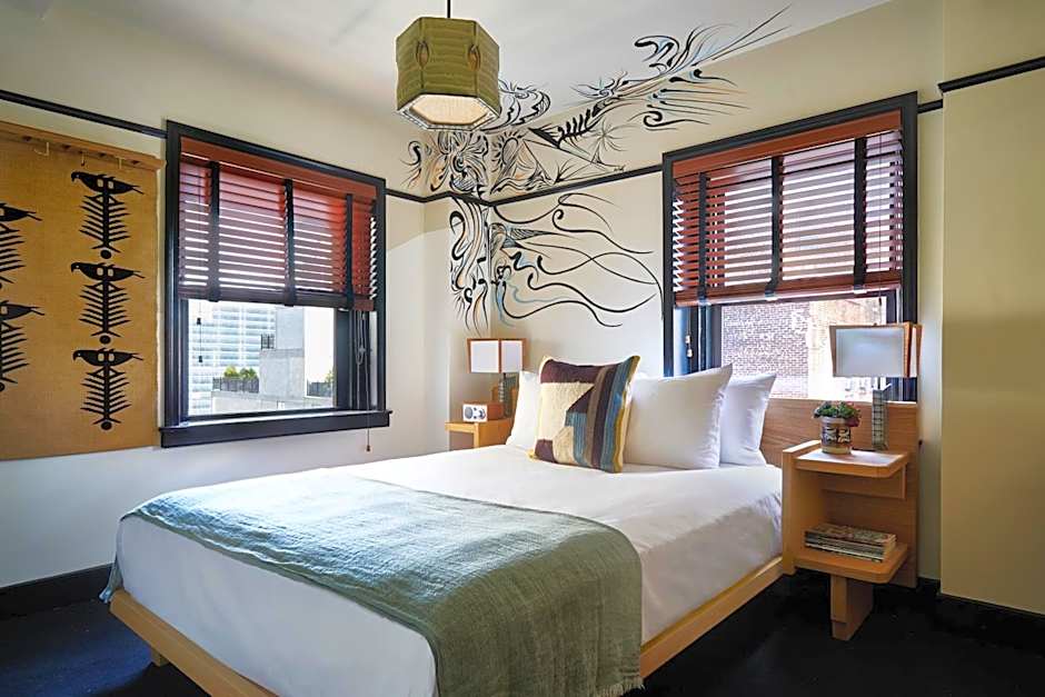 Photo 1 of 4 of Studio 1 Queen Bed