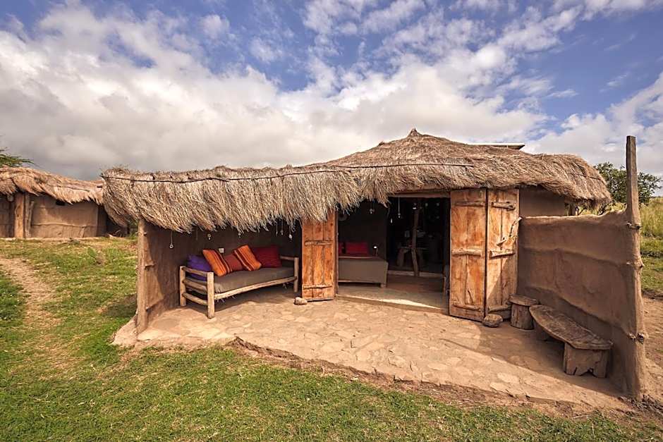 Original Maasai Lodge – Africa Amini Life