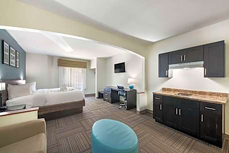 1 King Bed, Nonsmoking, Upgrade