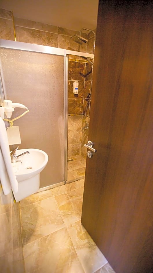 Royal Life Exclusive