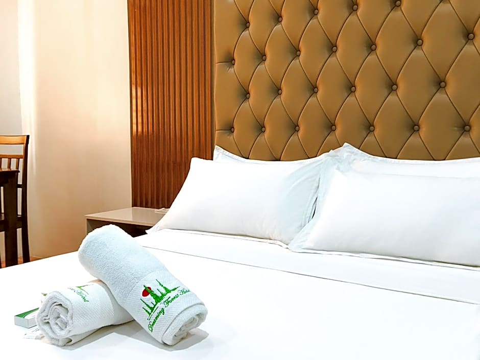 Dreaming Forest Hotel - Libjo, Batangas