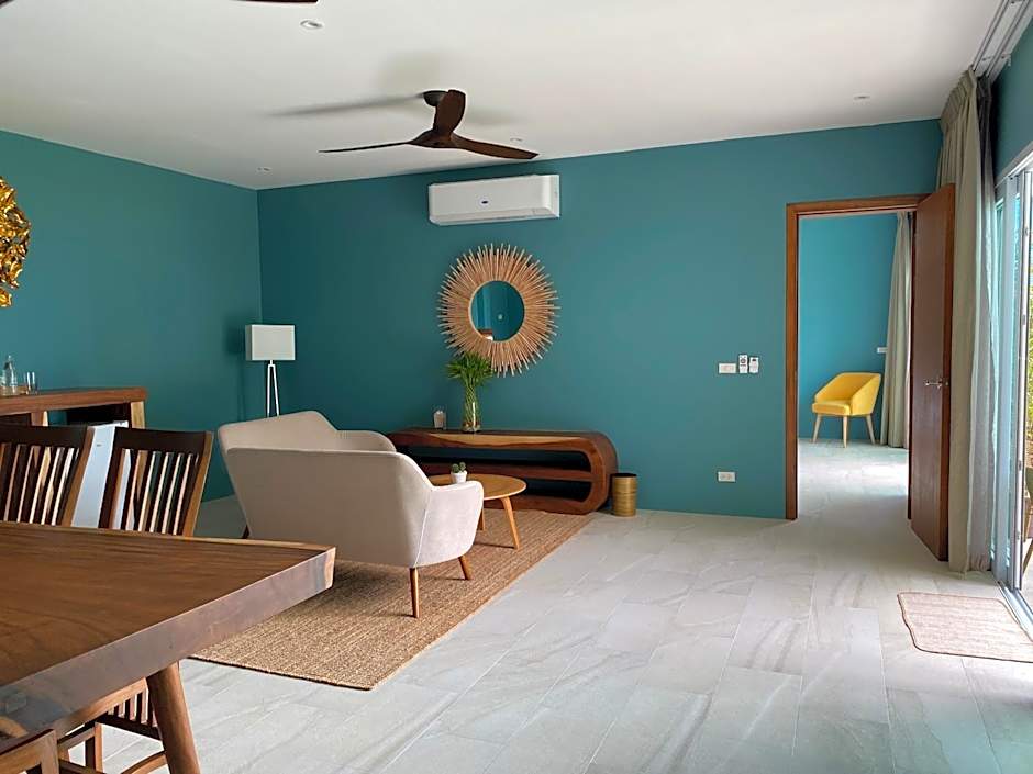 Le Petit Saint Tropez