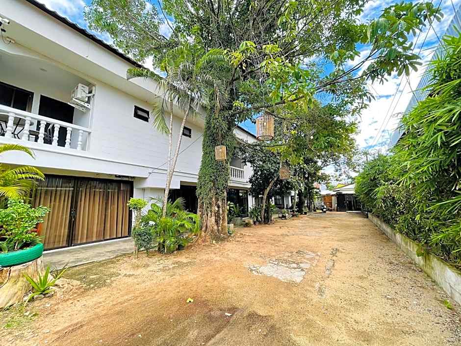 New Breakers Hotel Rawai