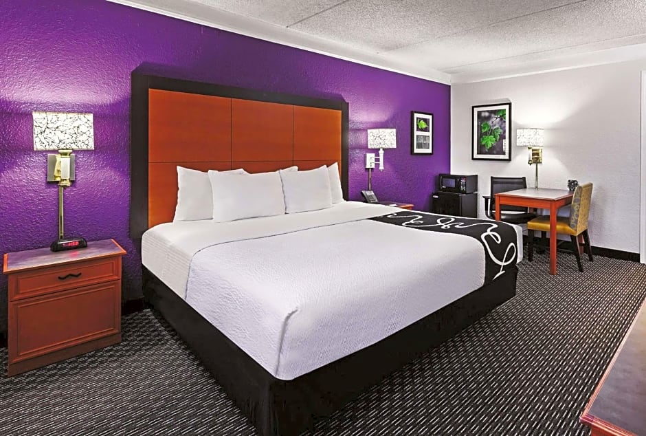 Travelodge by Wyndham Houston Cy-Fair