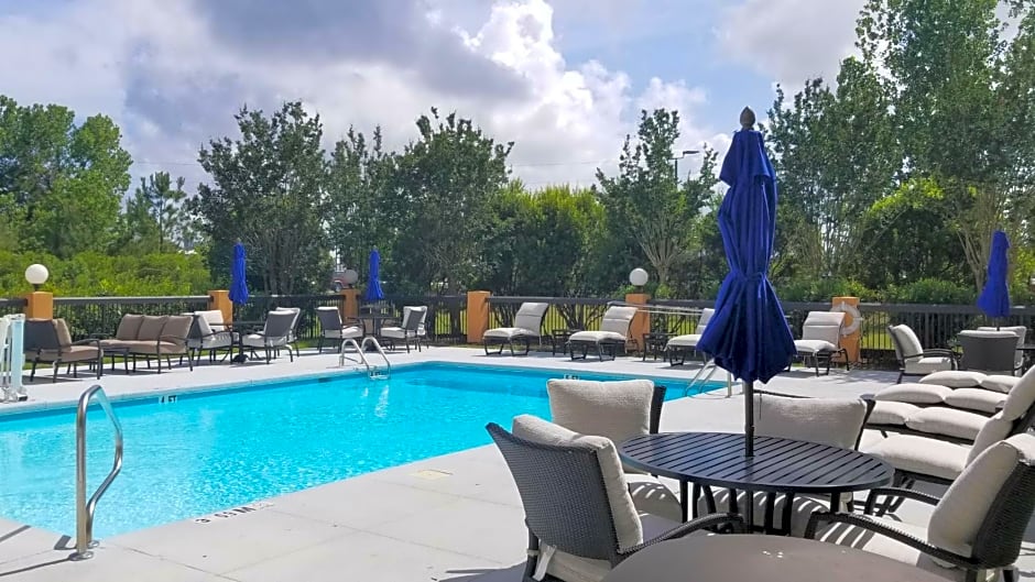 Holiday Inn Express & Suites Wilmington-University Center, an IHG Hotel