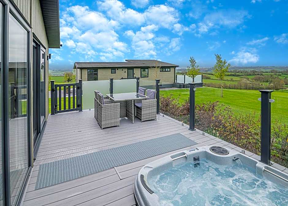 Midsomer Lodges