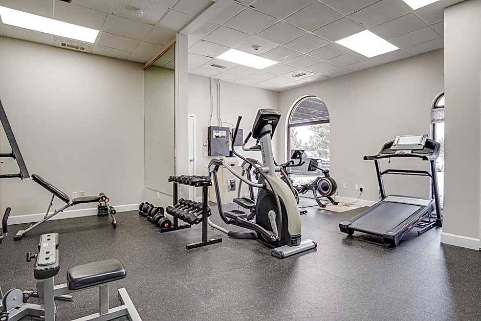 Cottonwood Suites Savannah Hotel & Conference Center