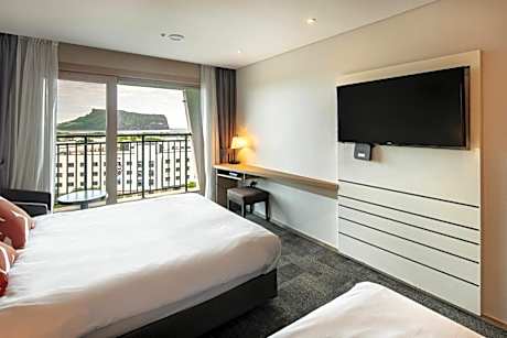 Deluxe Twin Room with Sea View