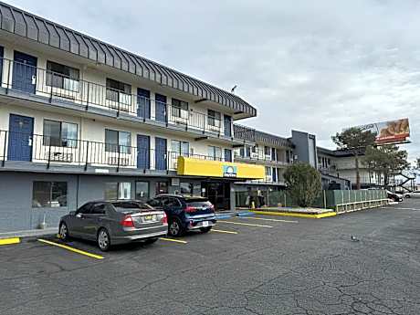 Days Inn by Wyndham El Paso Airport East