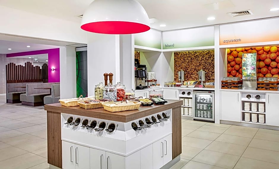 Hampton Bristol City