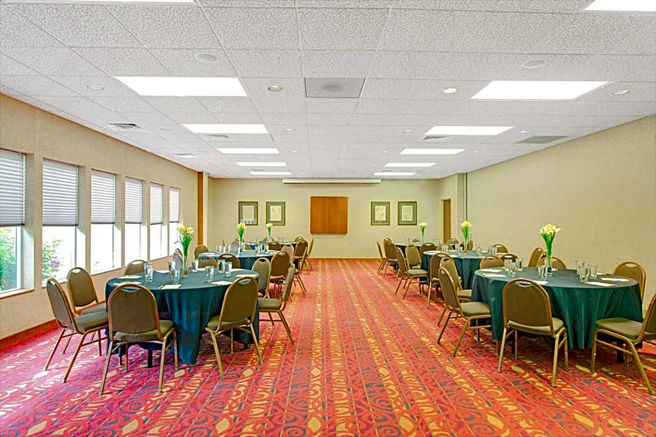 Days Inn by Wyndham St. Louis/Westport MO