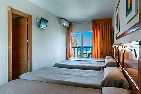 Quadruple Room (2 Adults + 2 Children)