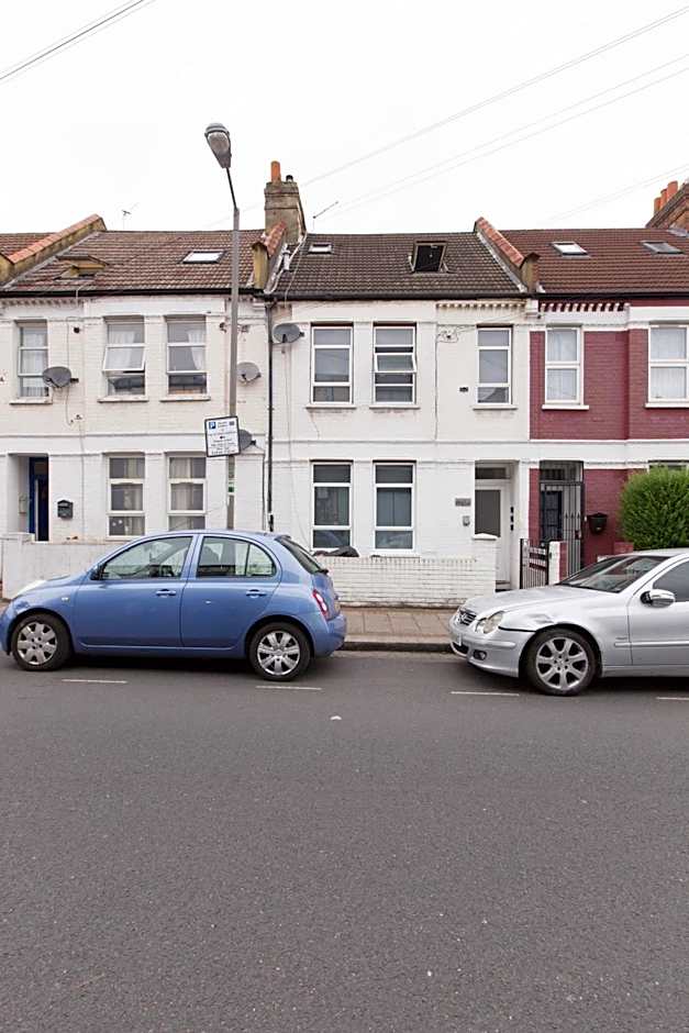 Tooting Broadway Studios & Rooms by PrimeCityHosts