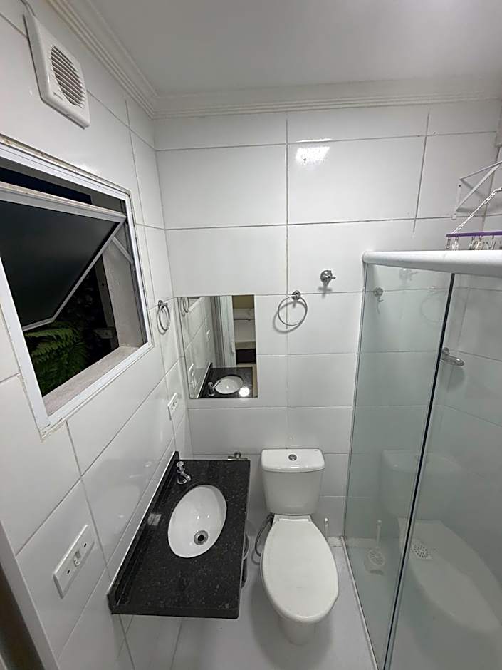 Suites Familia Otaviano Ubatuba Ótimo Custo-Benefício 500m da Praia