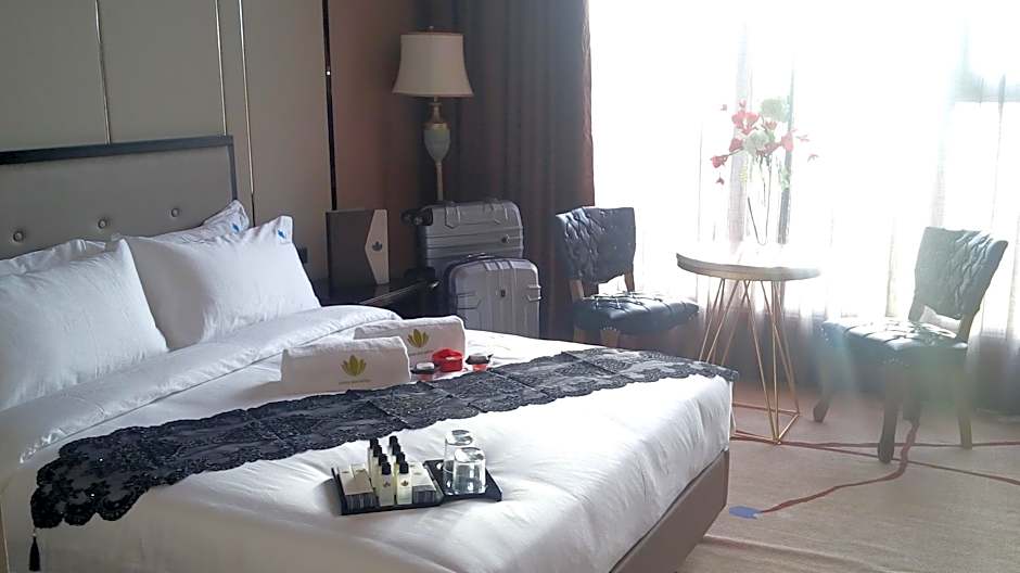 Lotus Blu Hotel