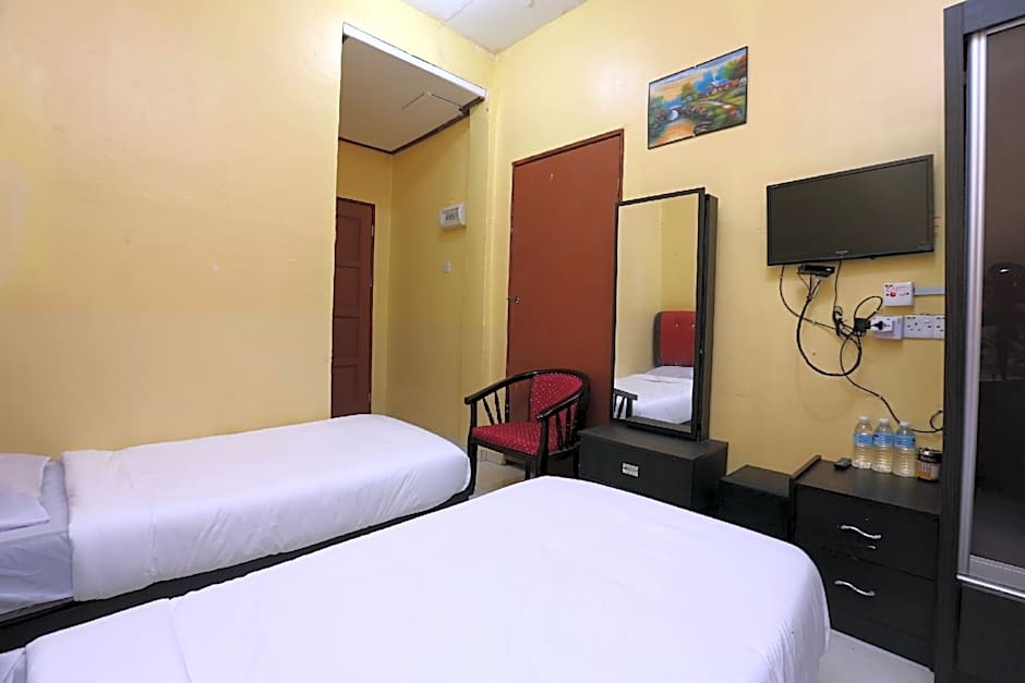 OYO 89819 Raz Hotel Kelulut