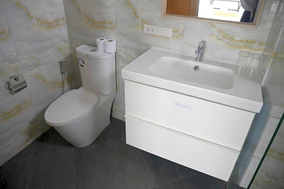 V One Pride-Sukhumvit 22, Bangkok