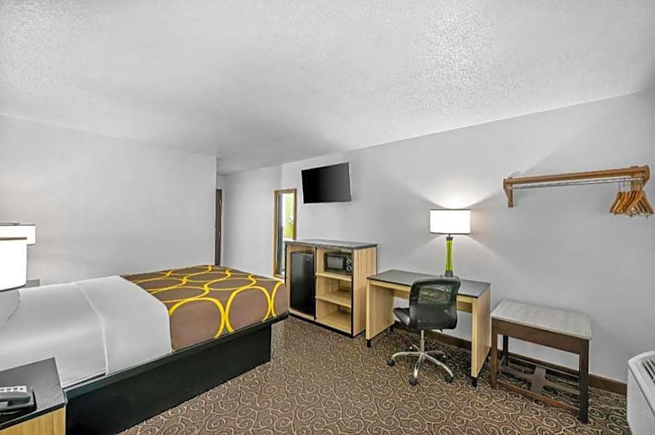 Super 8 by Wyndham Franklin