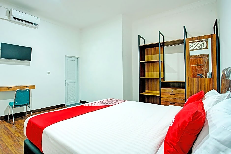 OYO 92990 Nena Kostel Syariah