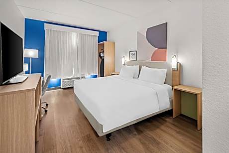 King Room with Roll-In Shower - Mobility and Hearing Access