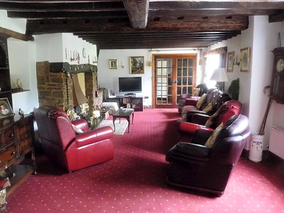 Oakenholt Farm Bed and Breakfast