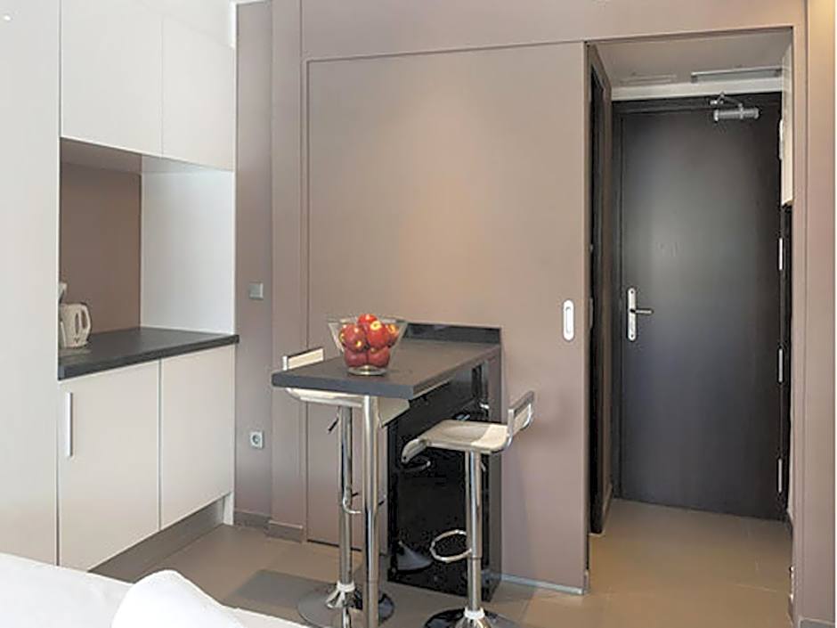 Barcelona Fifteen central Aparthotel
